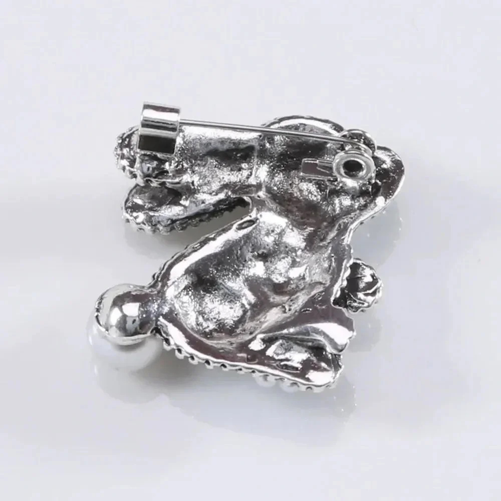 VQ Rabbit Brooch - Picture 5 of 8